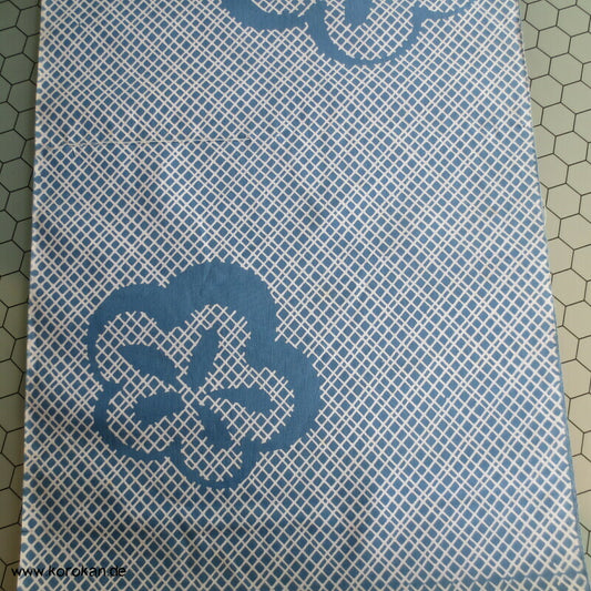 Ume Blüten vor Gittermuster Yukata Kimono Stoff