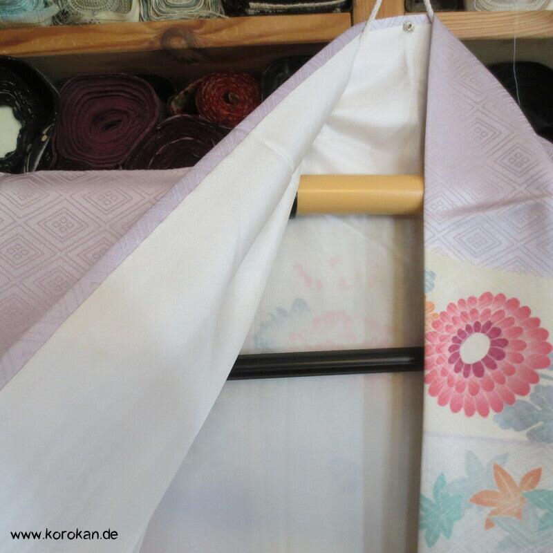 Noshi auf flieder, feiner leichter Furisode Seidendamast Kimono