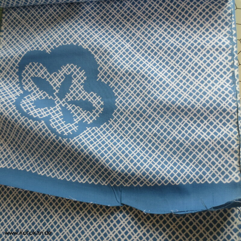 Ume Blüten vor Gittermuster Yukata Kimono Stoff