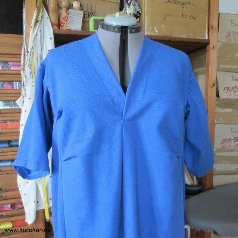 Schnitttestkleid aus Handtuchhalterrolle reine Baumwolle