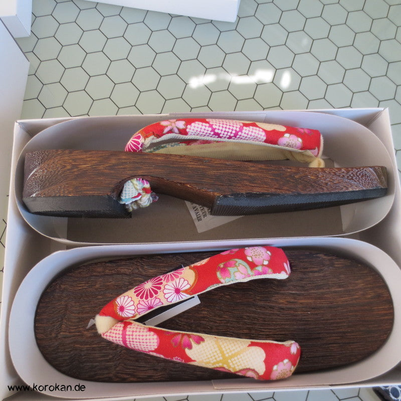 Geta - rundere schmalere Form für Damen - 24 cm
