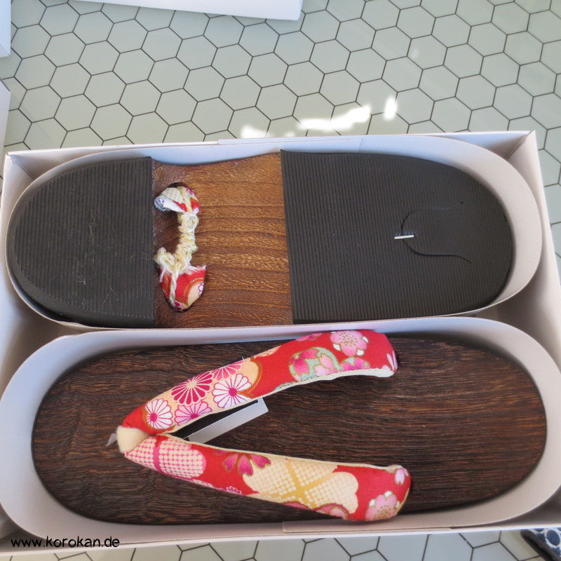 Geta - rundere schmalere Form für Damen - 24 cm