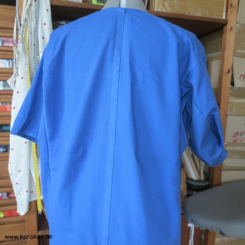 Schnitttestkleid aus Handtuchhalterrolle reine Baumwolle