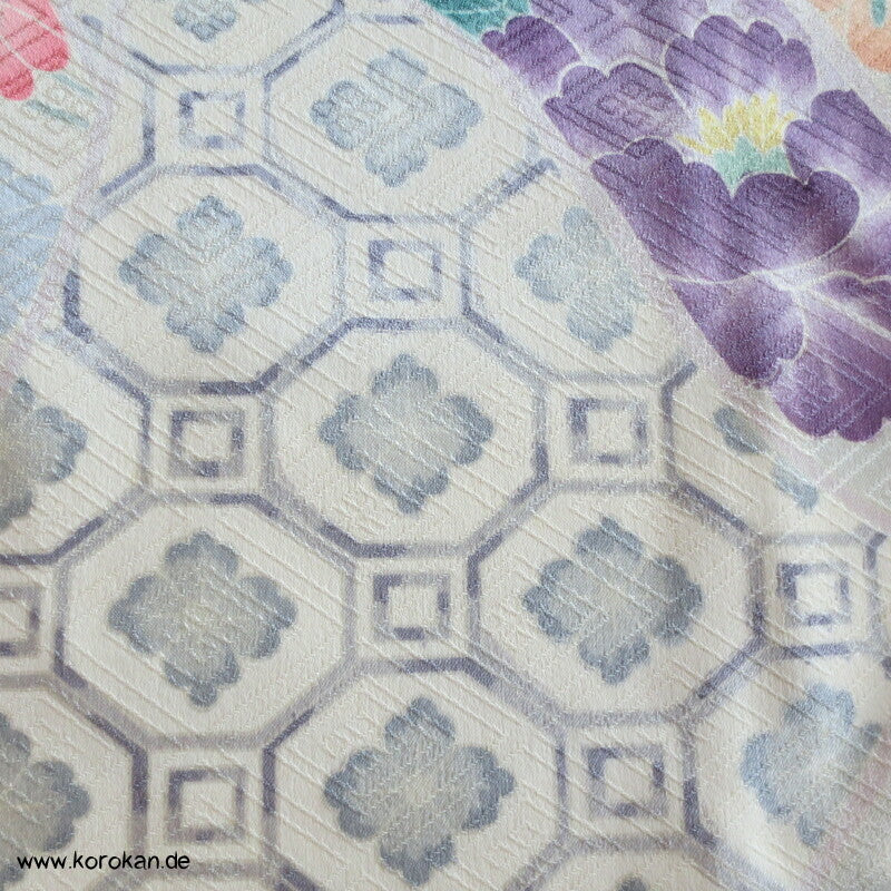 Noshi auf flieder, feiner leichter Furisode Seidendamast Kimono