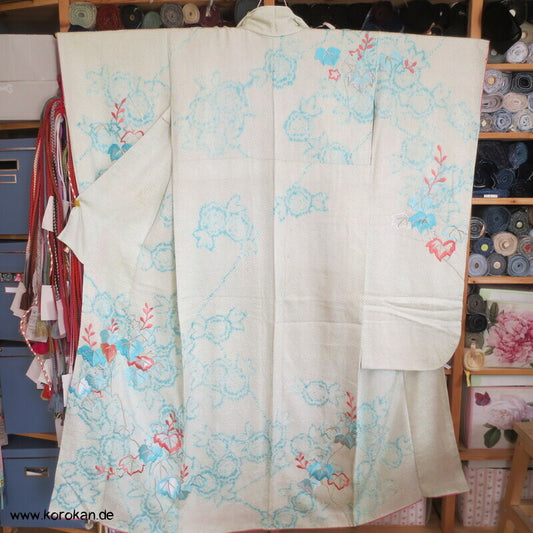 eisblauer Full Shibori Furisode, gestickte Paulownia