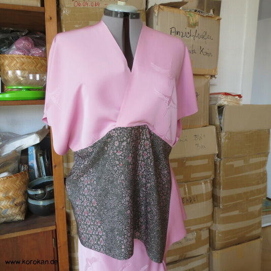 Upcycling Seidenshirt Kimonostoffreste, rosa Kranichdamast und Millefleur Crepe