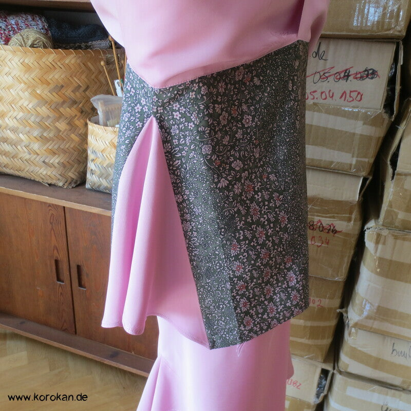 Upcycling Seidenshirt Kimonostoffreste, rosa Kranichdamast und Millefleur Crepe