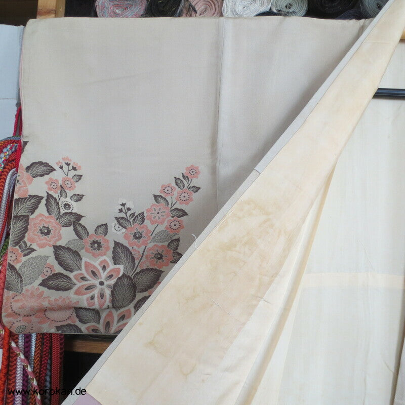 Omeshi Jacquard Pfau hinter Blumen Homongi Kimono