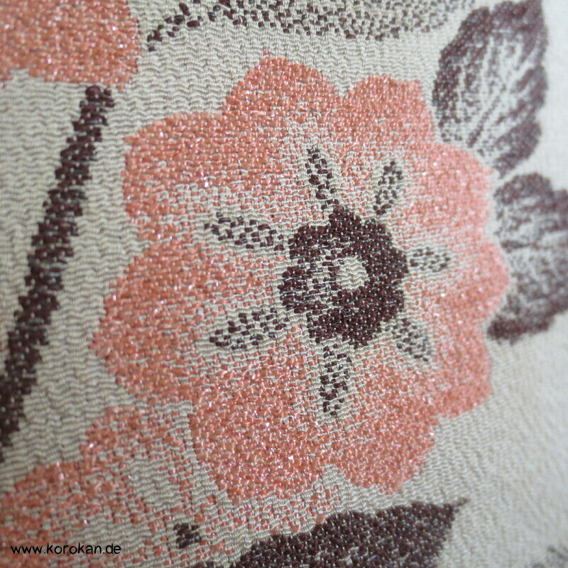 Omeshi Jacquard Pfau hinter Blumen Homongi Kimono
