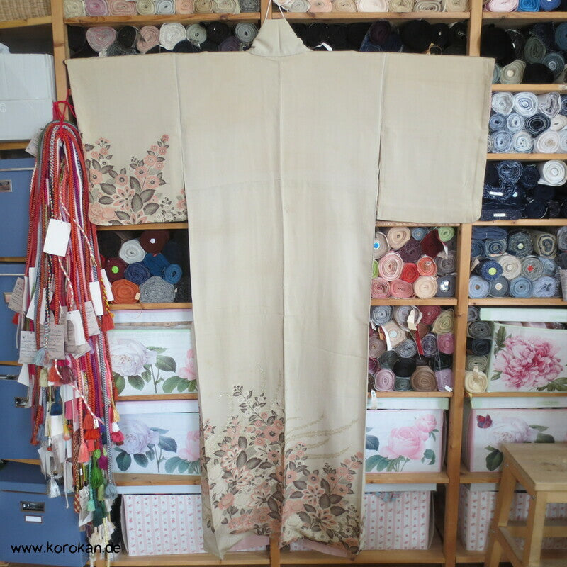 Omeshi Jacquard Pfau hinter Blumen Homongi Kimono