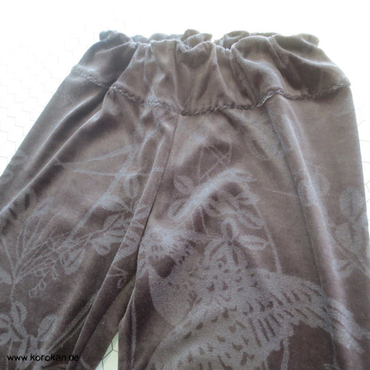 Samtleggings mit Ausbrennermuster - Blätter und Kolibris