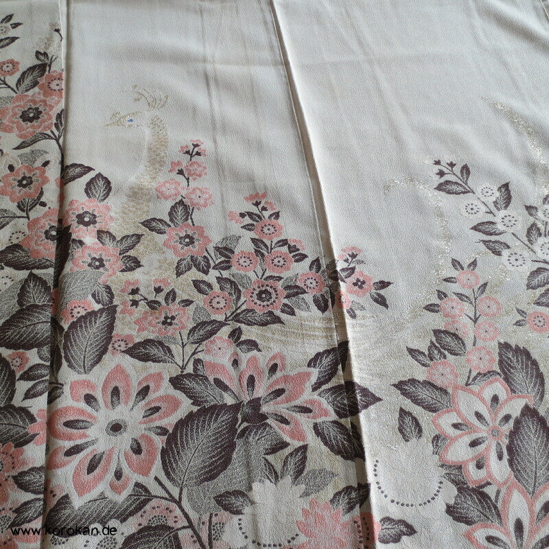 Omeshi Jacquard Pfau hinter Blumen Homongi Kimono