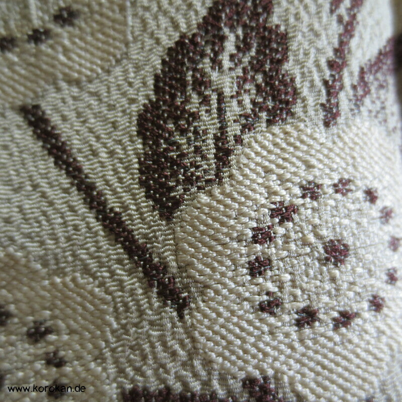Omeshi Jacquard Pfau hinter Blumen Homongi Kimono