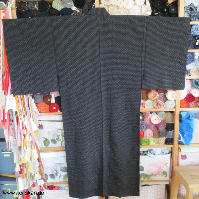 schwarzer Kasuri Tsumugi Seiden Kimono
