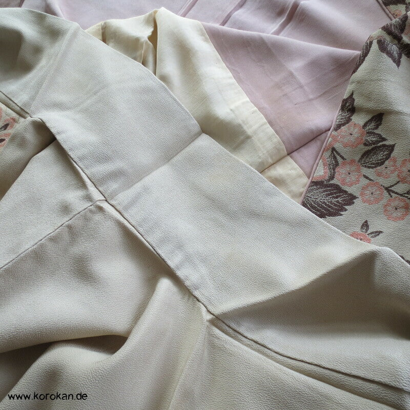 Omeshi Jacquard Pfau hinter Blumen Homongi Kimono