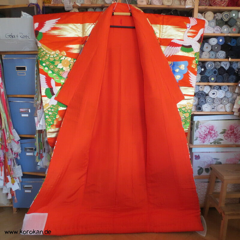 Uchikake Hochzeits Kimono - Mantel, Seidenbrokat mit gewebten Pfauen