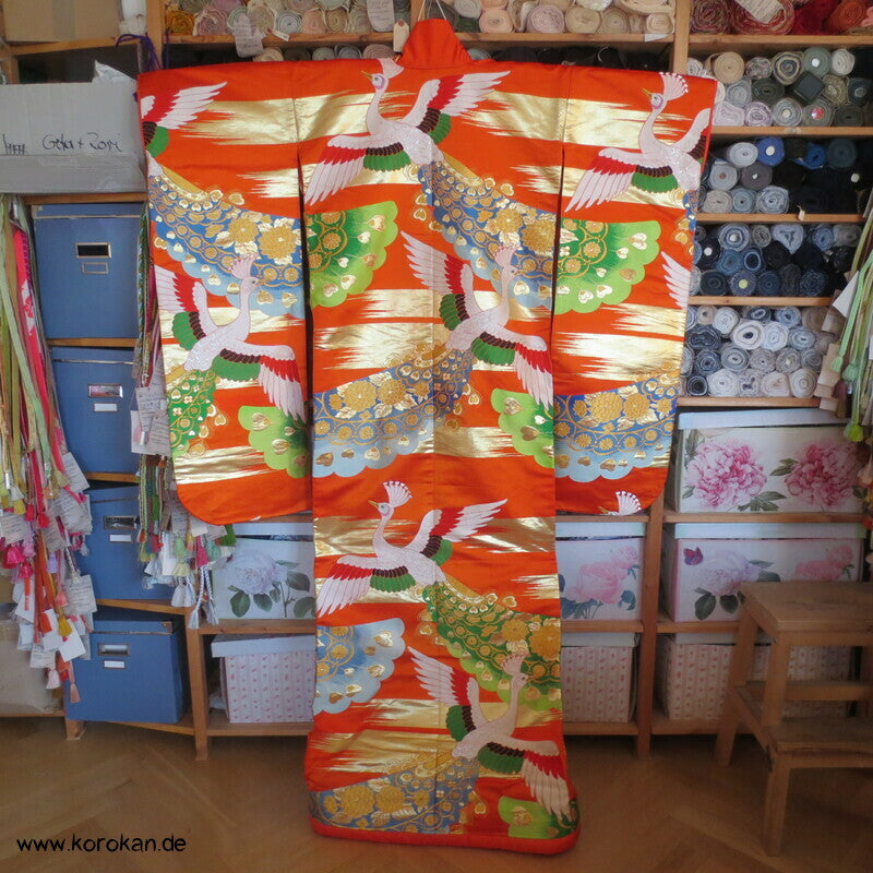 Uchikake Hochzeits Kimono - Mantel, Seidenbrokat mit gewebten Pfauen