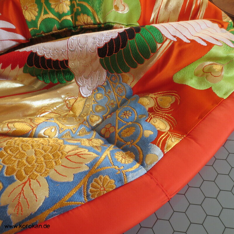 Uchikake Hochzeits Kimono - Mantel, Seidenbrokat mit gewebten Pfauen