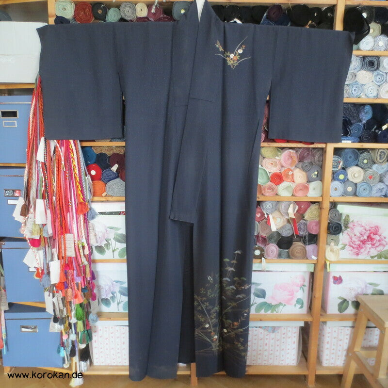 mitternachtsblauer Hitoe Homongi Seiden Kimono, mit Blumen