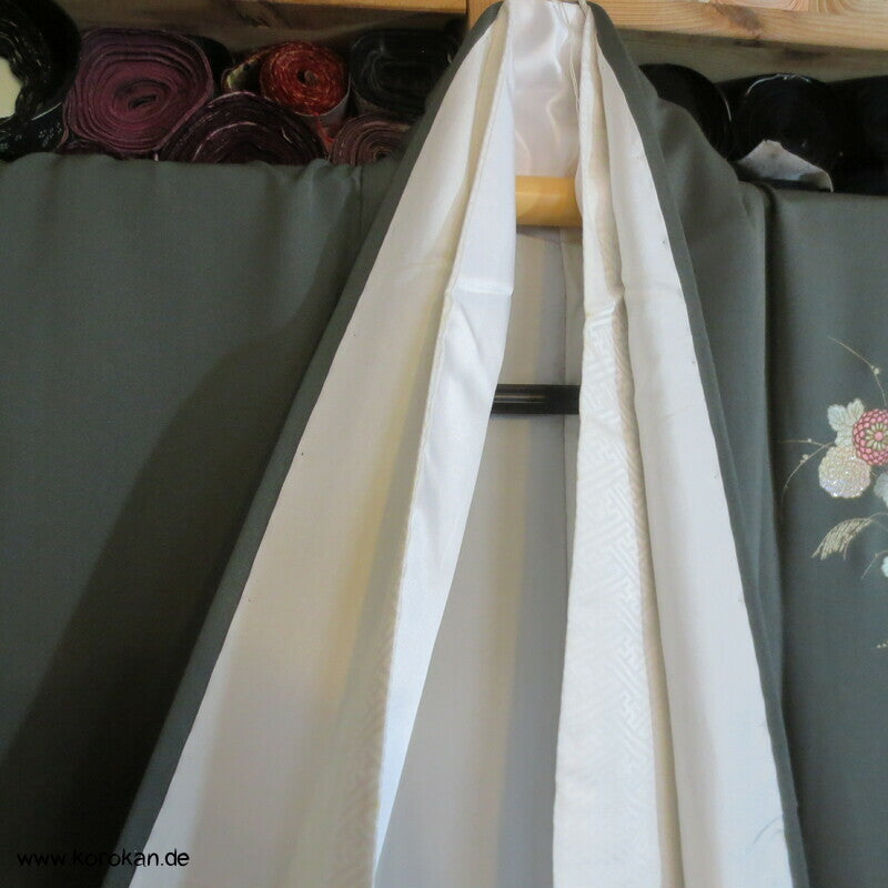 Glitzerblumen auf dunkelpetrolgrau Homongi Seidencrepe Kimono