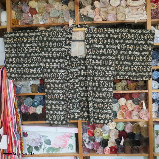 Haori Kimono Jacke Blütenstreifen auf Seidencrepe