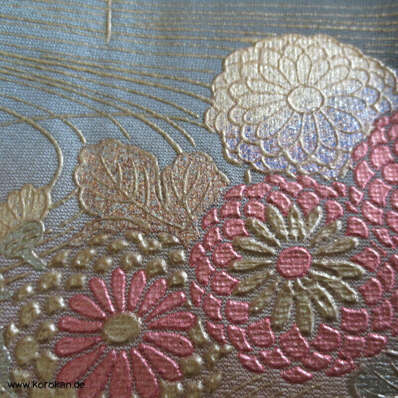 Glitzerblumen auf dunkelpetrolgrau Homongi Seidencrepe Kimono
