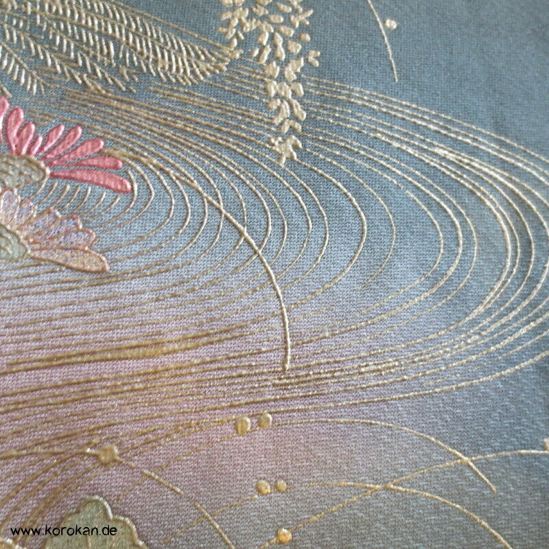 Glitzerblumen auf dunkelpetrolgrau Homongi Seidencrepe Kimono