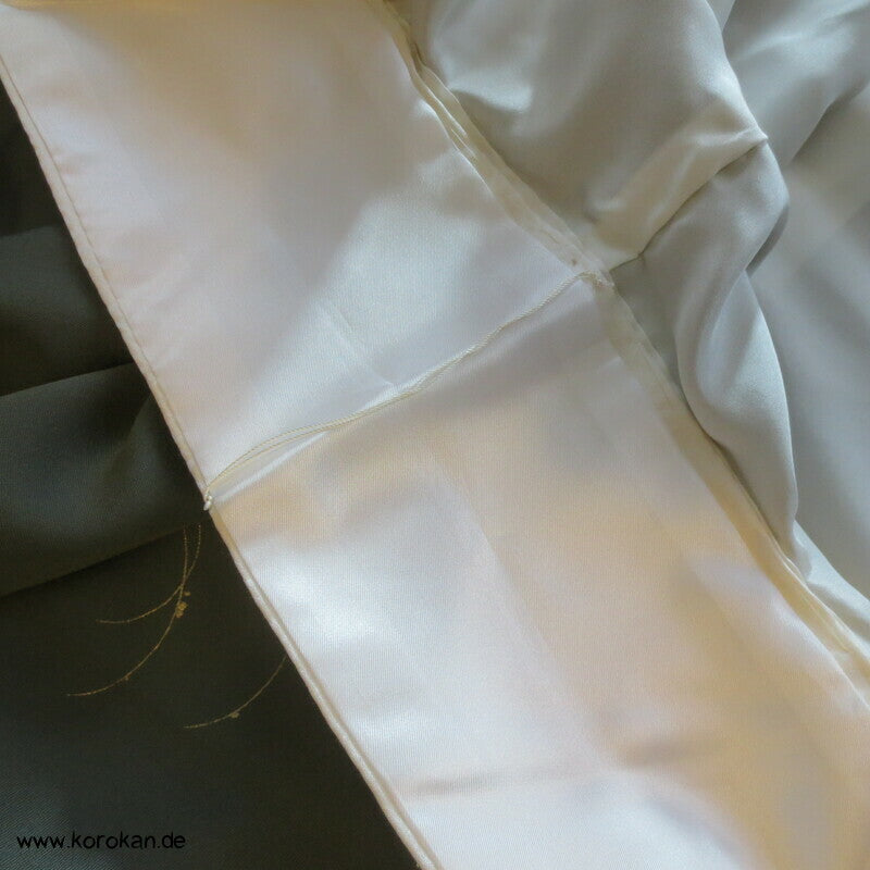 Glitzerblumen auf dunkelpetrolgrau Homongi Seidencrepe Kimono
