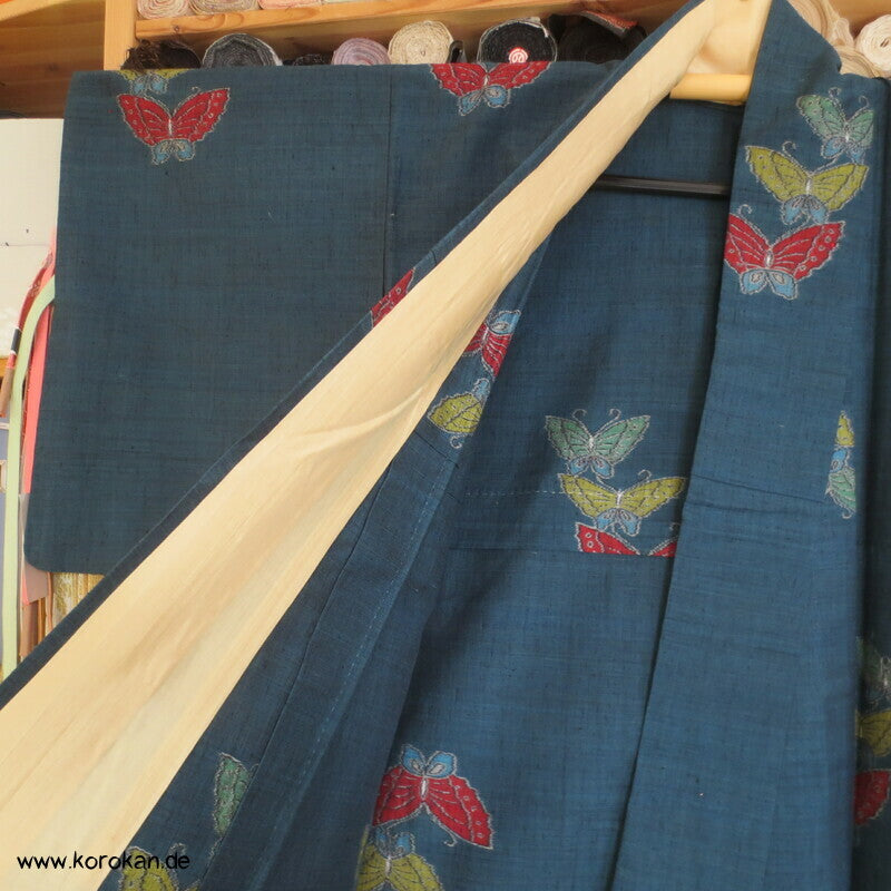 Kasuri Schmetterlinge Tsumugi Hitoe Kimono