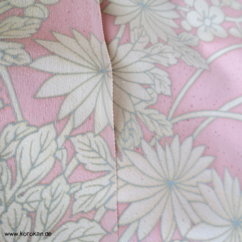 weiße Chrysanthemen Furisode Seidendamast Kimono Stoffrest