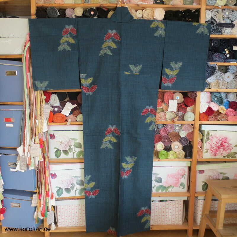 Kasuri Schmetterlinge Tsumugi Hitoe Kimono