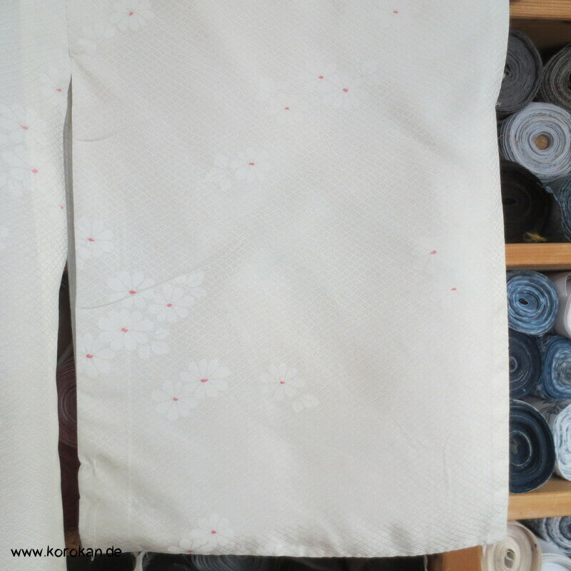 Seidendamast Juban Unterkimono mit feinem Han Eri Kragen, bestickt