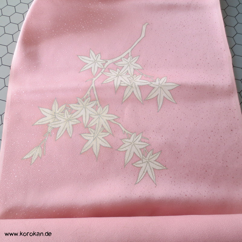 weiße Chrysanthemen Furisode Seidendamast Kimono Stoffrest