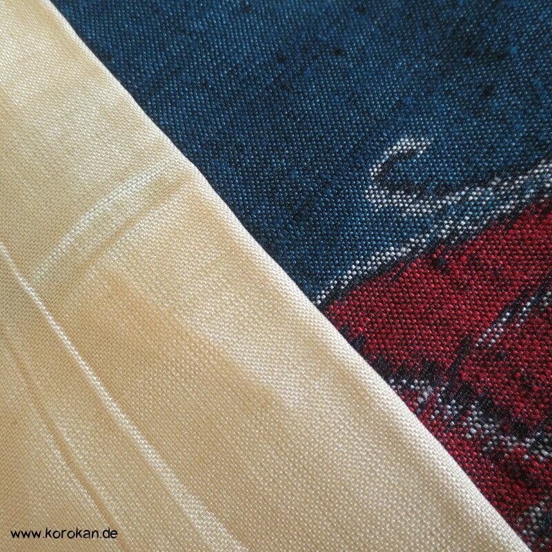 Kasuri Schmetterlinge Tsumugi Hitoe Kimono