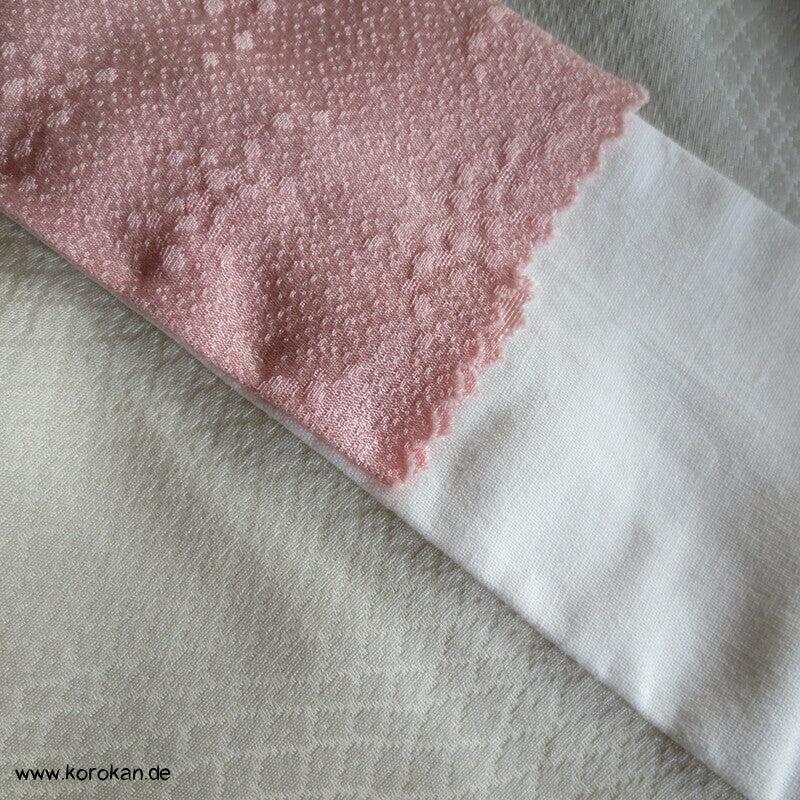 Seidendamast Juban Unterkimono mit feinem Han Eri Kragen, bestickt