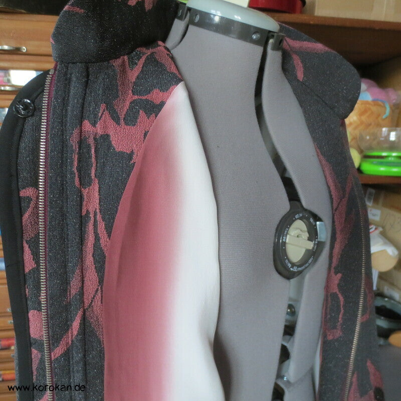 Übergangskapuzenjacke A Linie aus 1960'er Kimono Seide mit Lurex