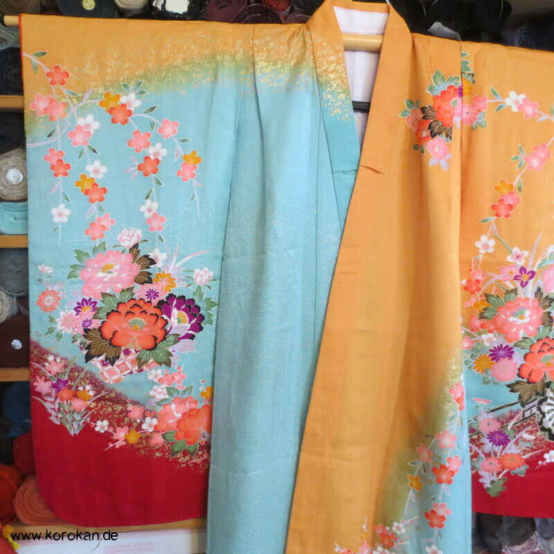 Mädchen Sayagata Seidendamast Furisode, bunt mit Blumenwagen