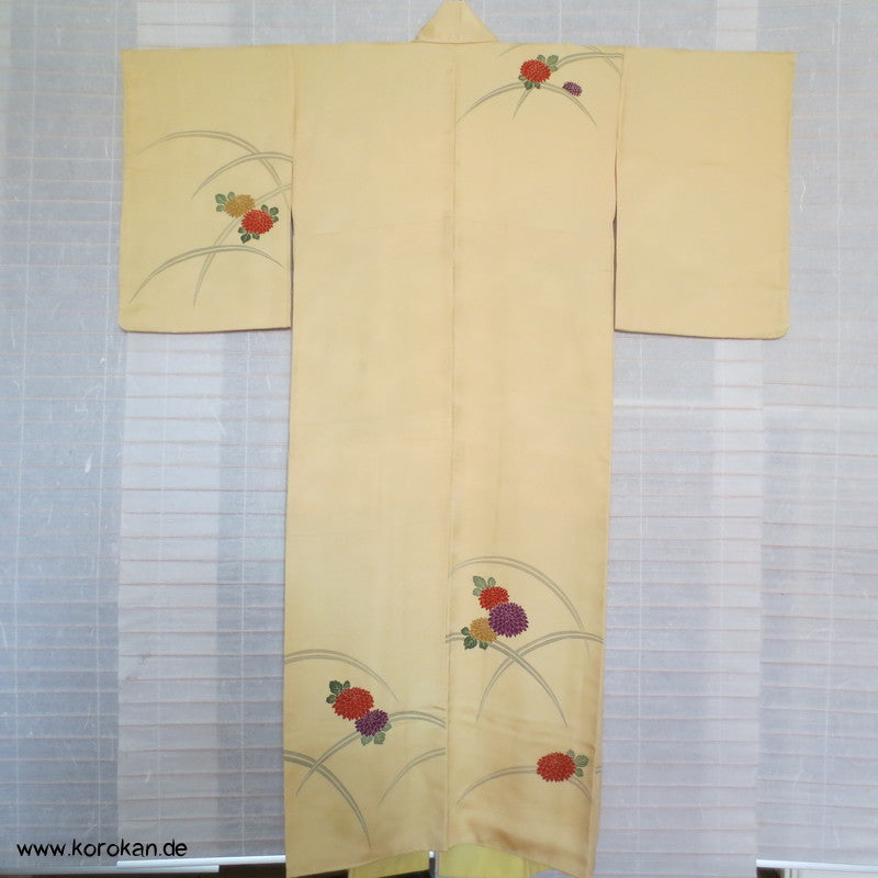 Chrysanthemen und Goldstickerei Homongi Seidendamast Kimono