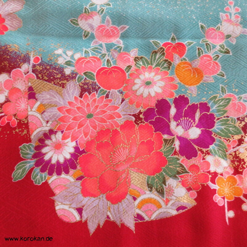 Mädchen Sayagata Seidendamast Furisode, bunt mit Blumenwagen