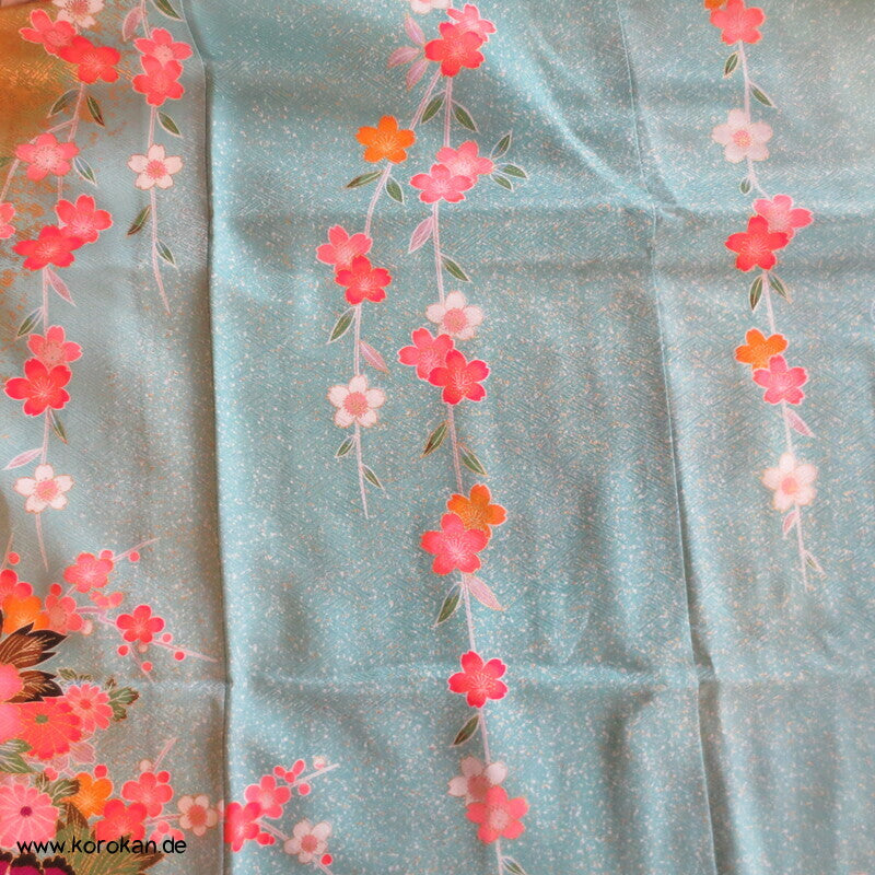 Mädchen Sayagata Seidendamast Furisode, bunt mit Blumenwagen