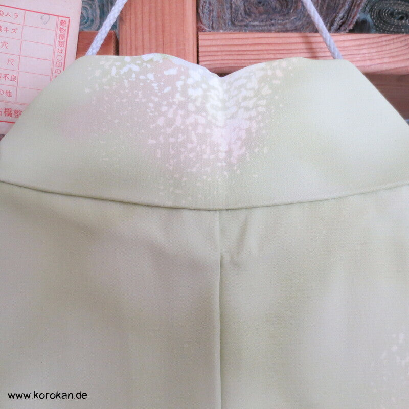 Haori Kimono Jacke Wellen Seidendamast auf dem gemalte Blätter schwimmen