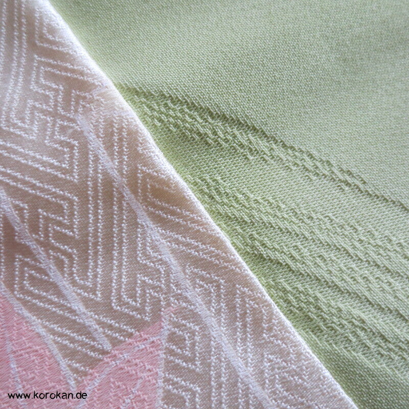 Haori Kimono Jacke Wellen Seidendamast auf dem gemalte Blätter schwimmen