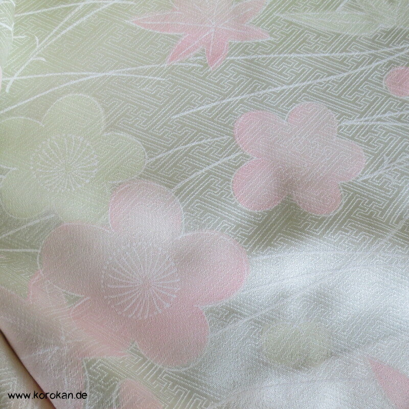 Haori Kimono Jacke Wellen Seidendamast auf dem gemalte Blätter schwimmen