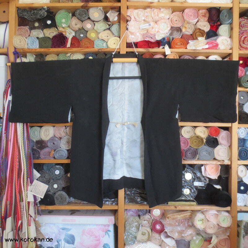 Seidencrepe schwarze Haori Kimono Jacke mit Himo