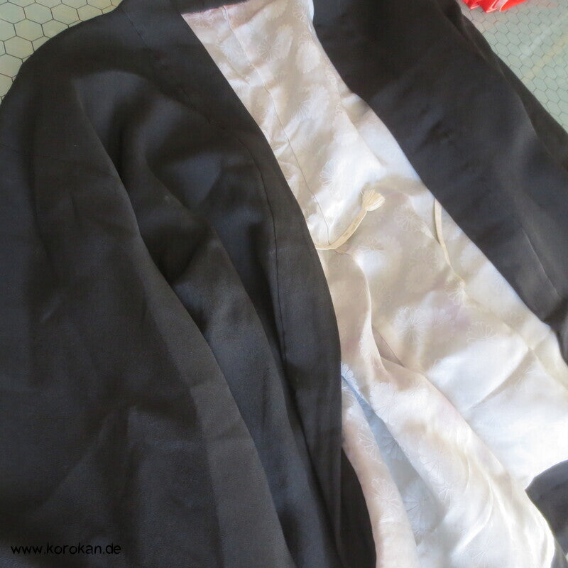 Seidencrepe schwarze Haori Kimono Jacke mit Himo
