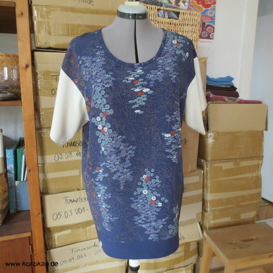 Blüten Blätter Kanji Kimono Seidenpanel T Shirt