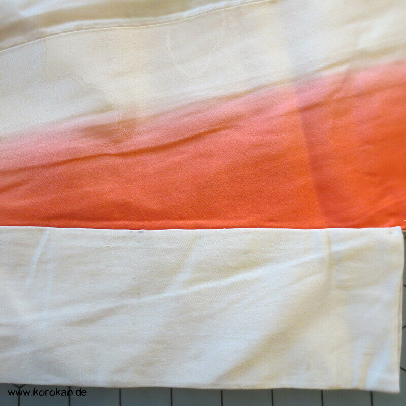 Mädchen Seidendamast Furisode mit gestickten Mandarinenten