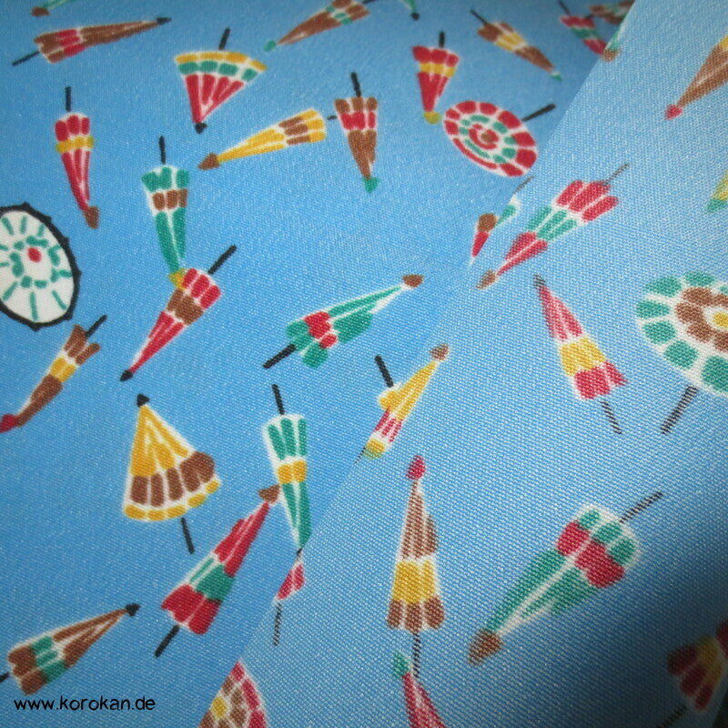 Bangasa Papierschirme bunt auf hellblau Kimono Stoff