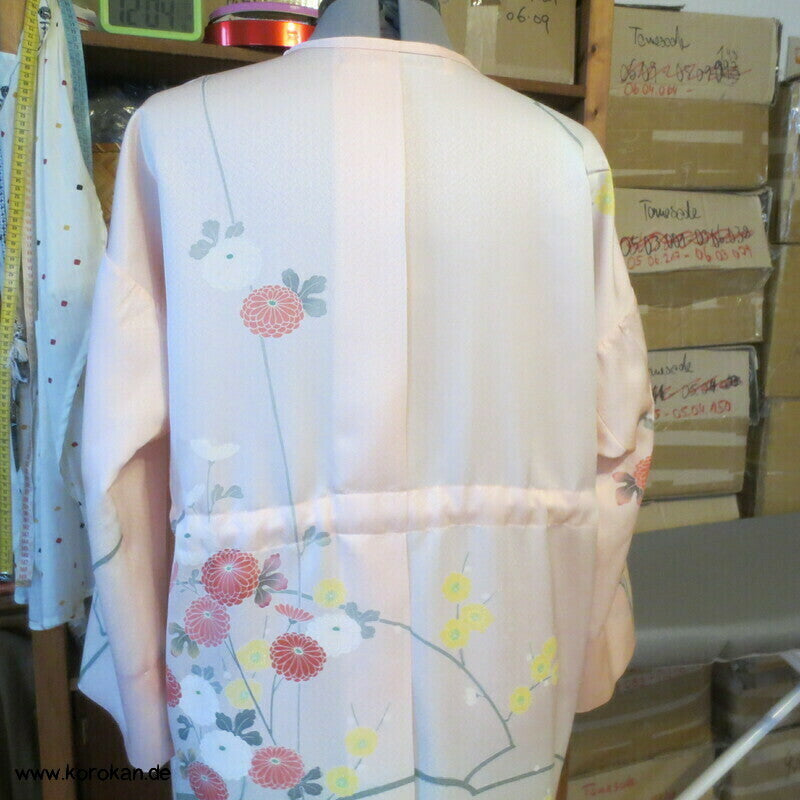 Nachthemd aus Homongi Kimono Seide, Blüten auf zart rosa
