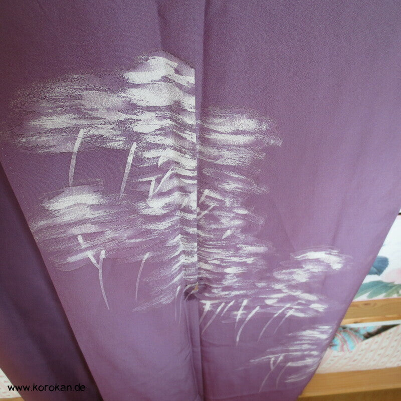 abstrakte Bäume weiß auf mauve Tsukesage Kimono